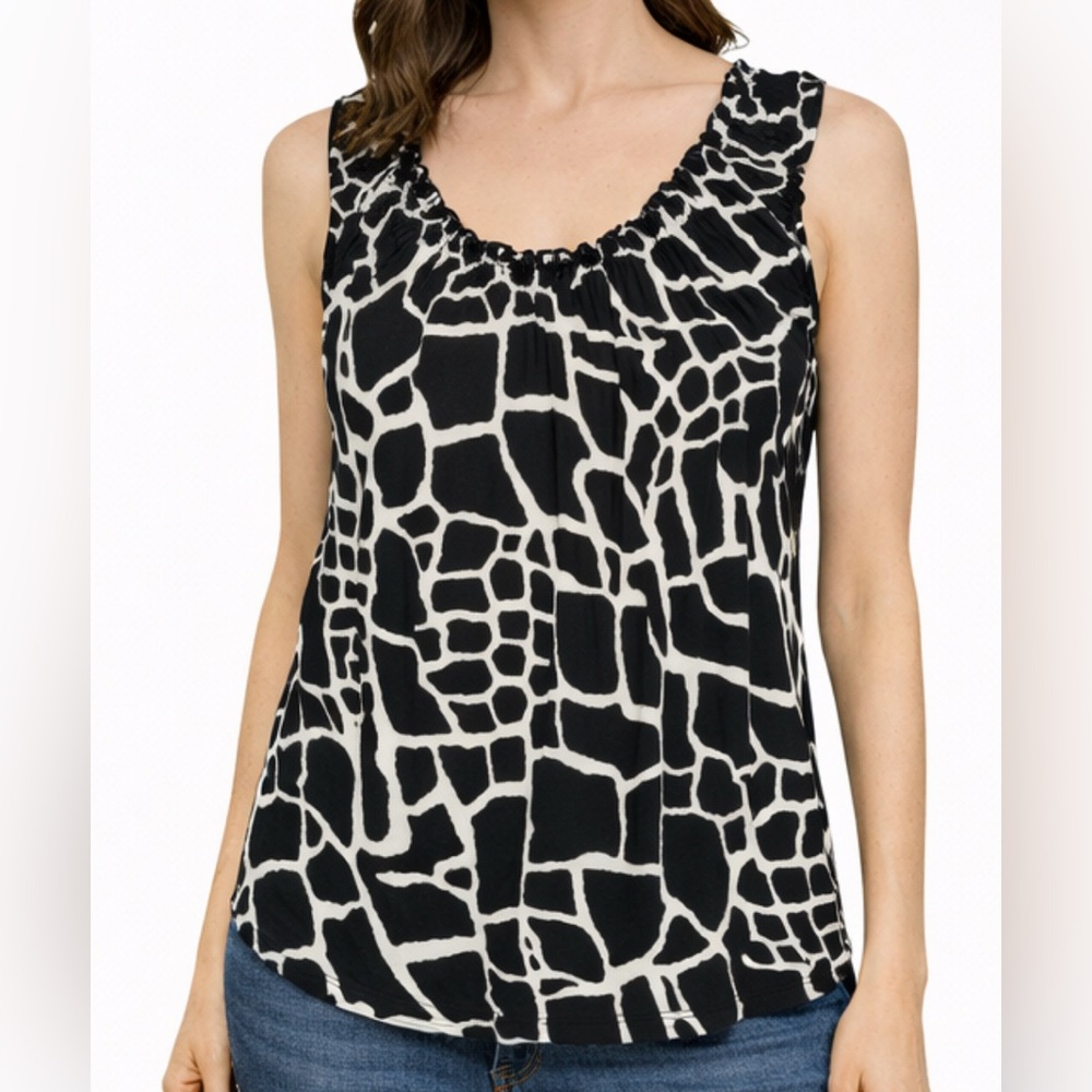 Carol Rose Black & White Abstract Print Sleeveless Blouse – Size Small